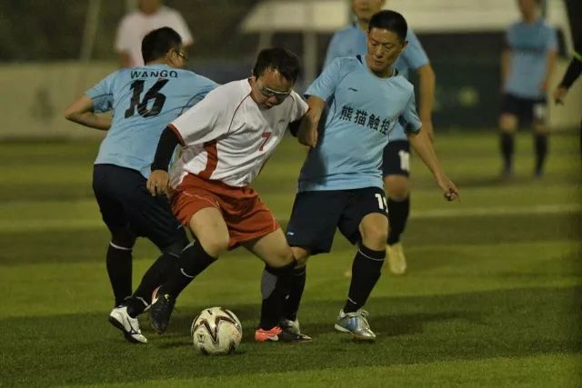斯诺克北爱尔兰赛：决赛名额争夺，90后选手或成黑马